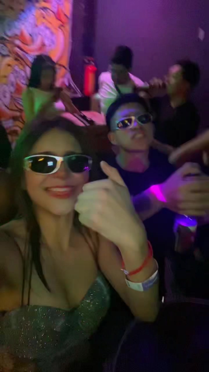 @badkabbronna_