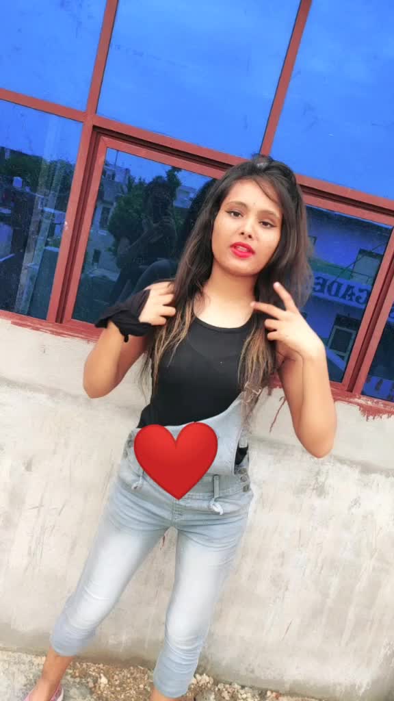 @Miss bohara💃