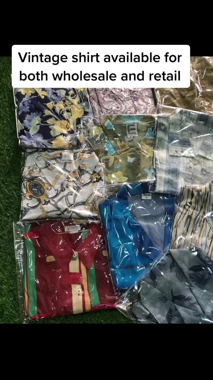 @VikkyVintage