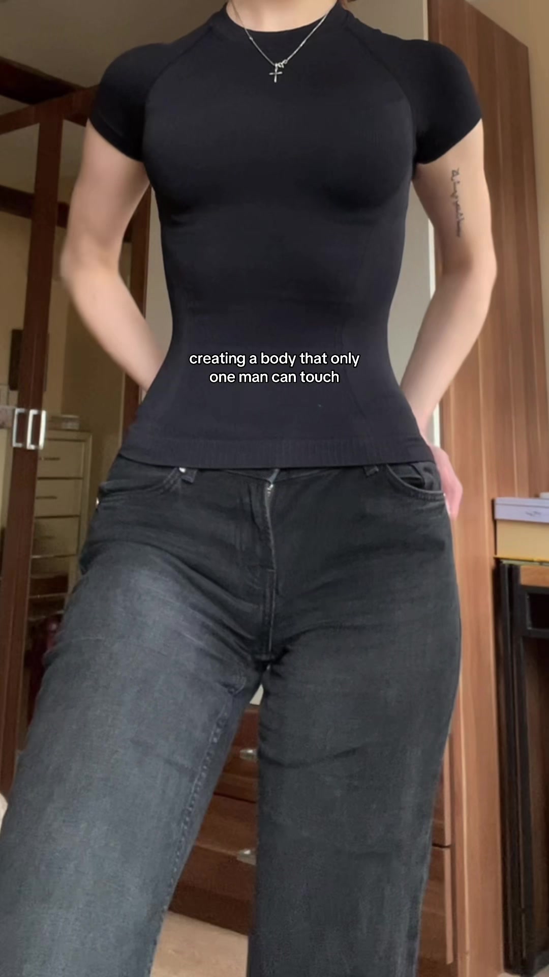 @🧘🏼&zwj;♀️