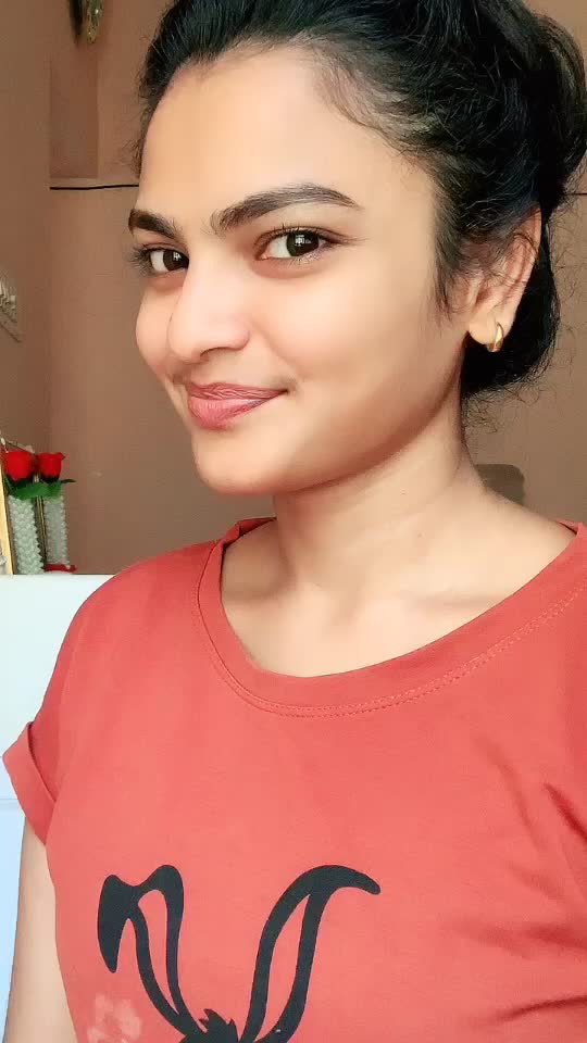 @Vaishu_cherie