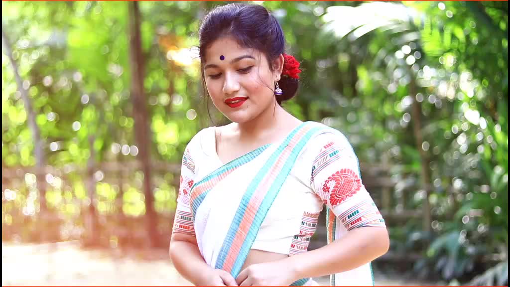 @ধেমাজিৰে ছোৱালী