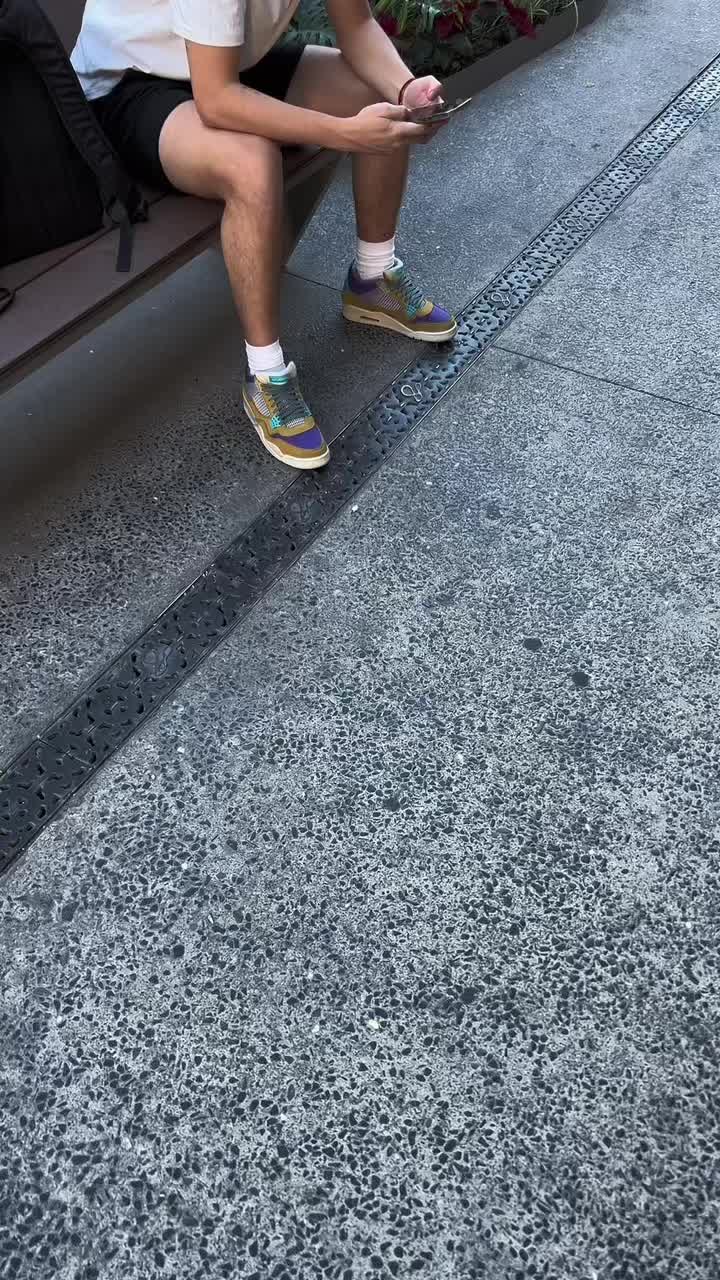 @STOLZ Sneaker Store