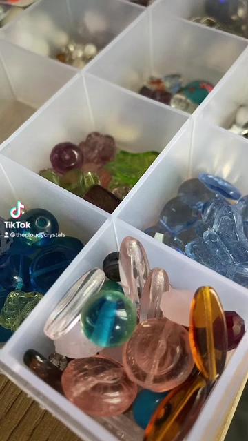 @the.cloudy.crystals