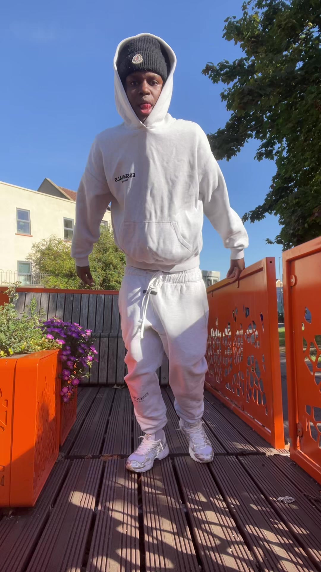 @R.m🫦