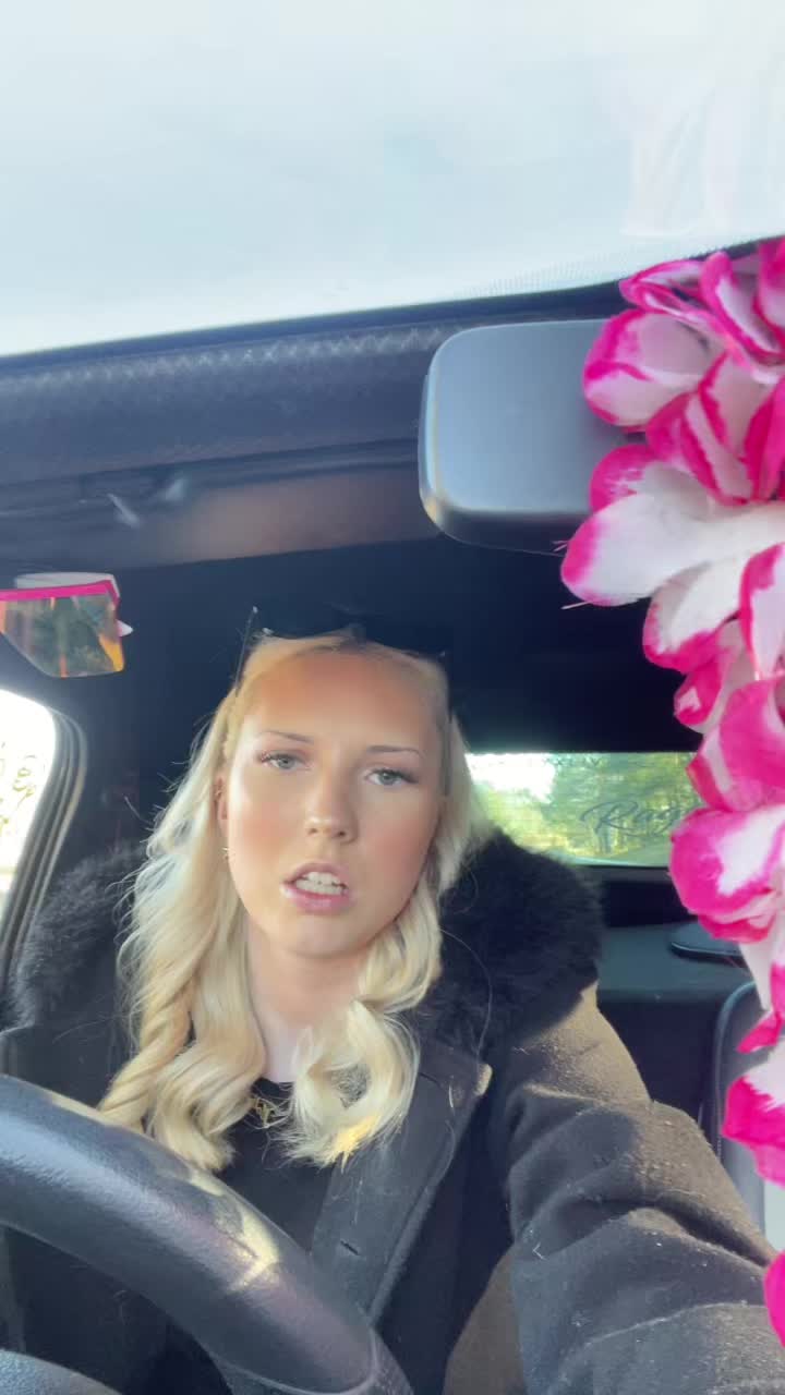 @𝓜𝓸𝓵𝓵𝔂 𝓗𝓮𝓵𝓪𝓷𝓭𝓮𝓻