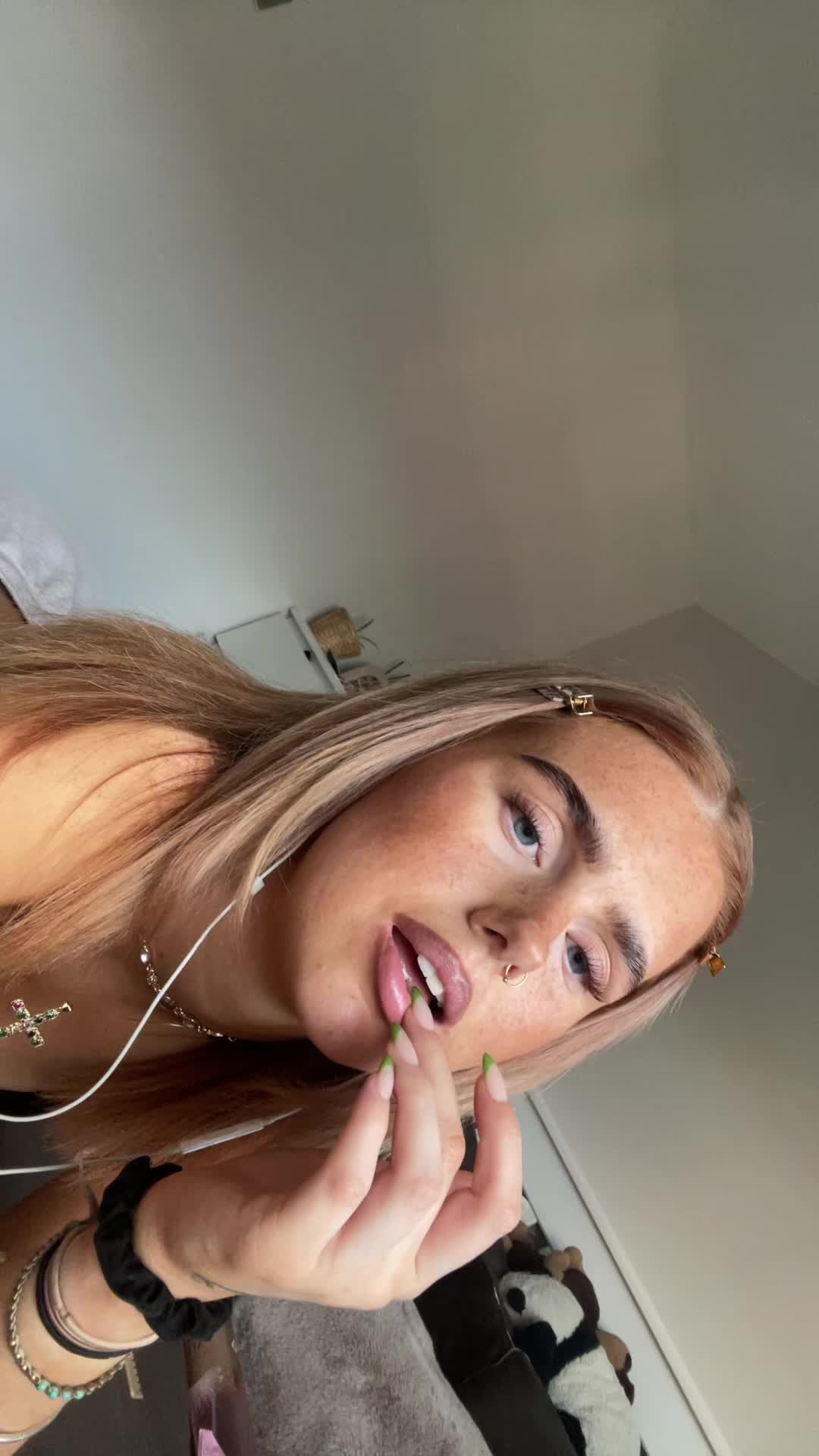 @scarlettduggan_