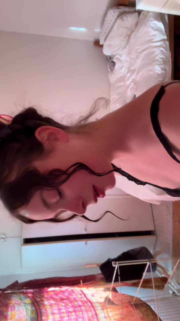 @Amber_petite_fawn