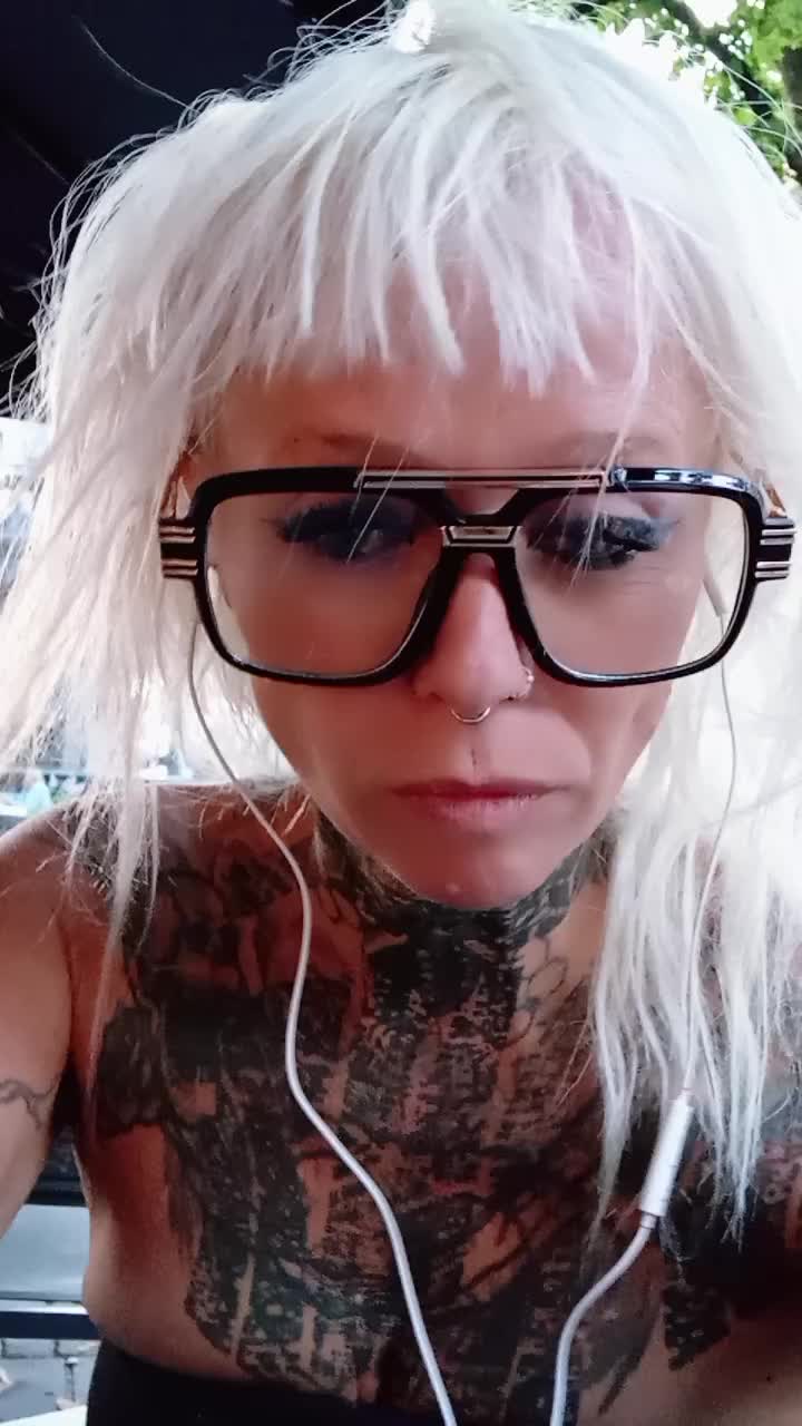 @misscraboutchas