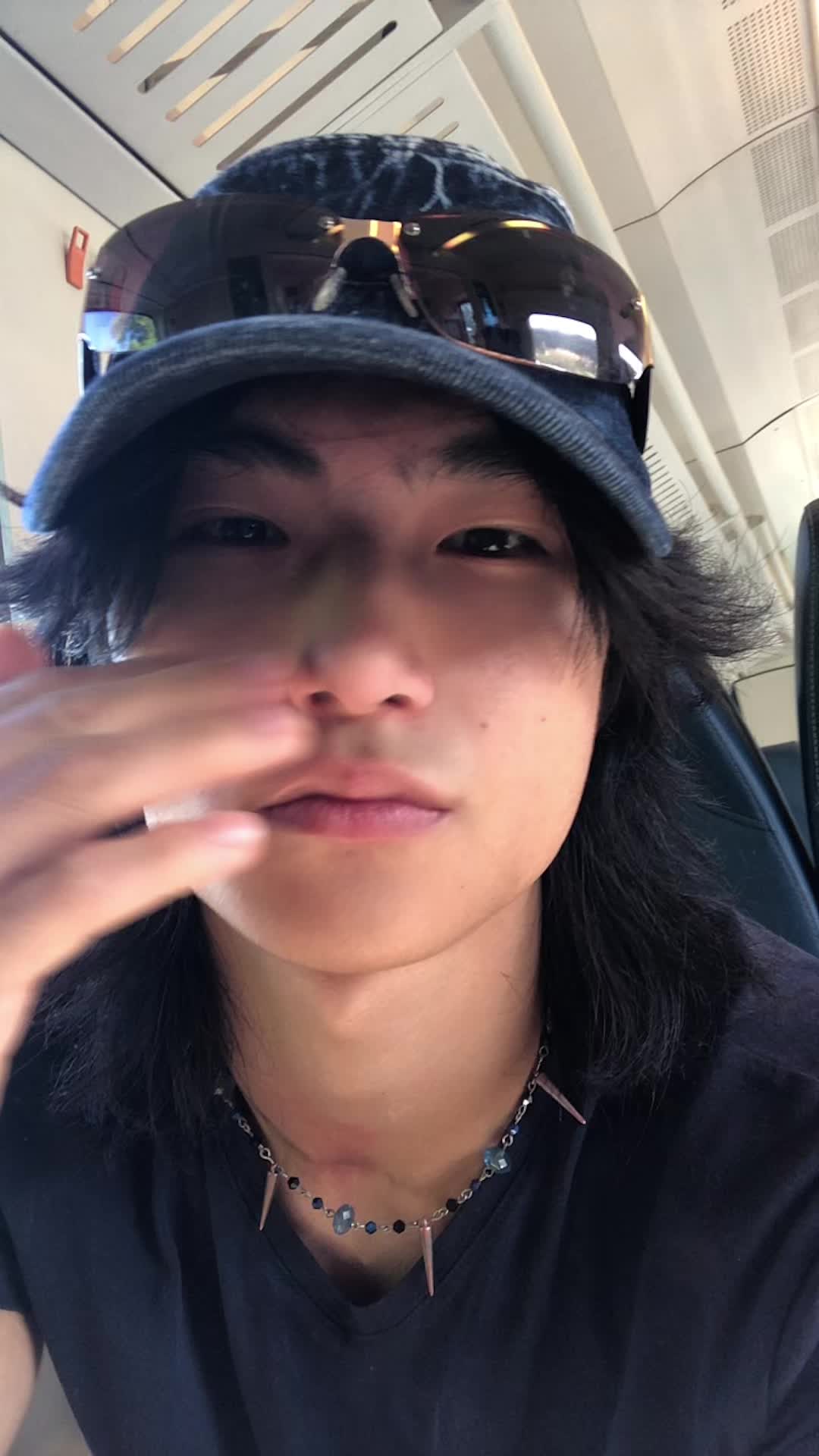 @Sukhee🇲🇳