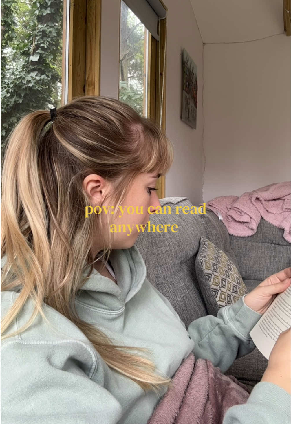 @HollysLibrary🌙