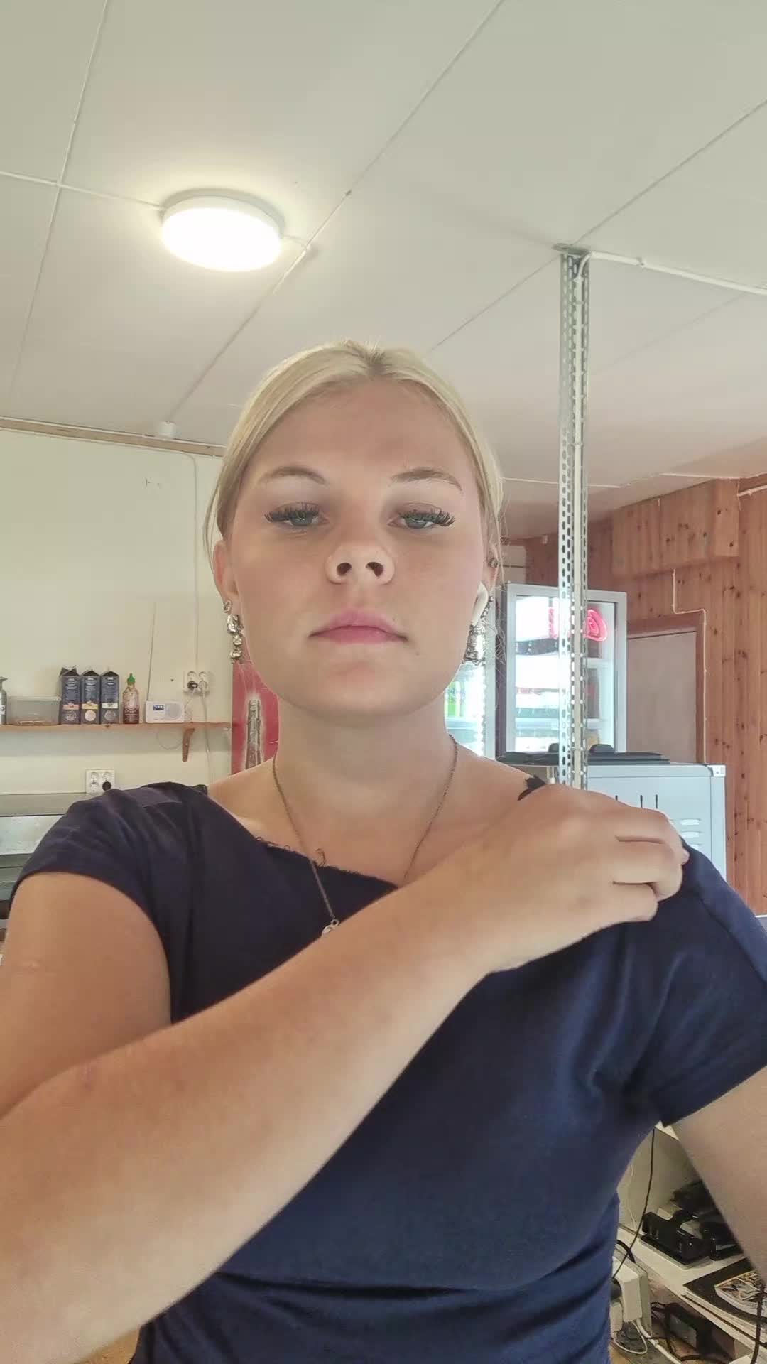 @Sug och svälg trevlig helg😘