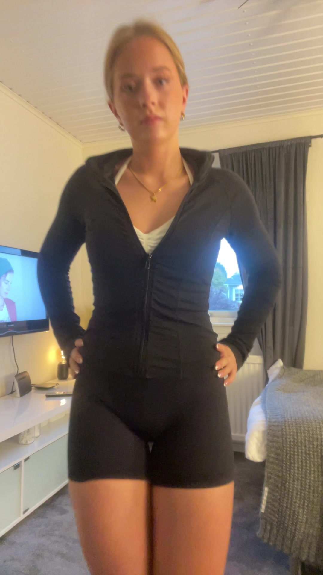 @Tindraaa