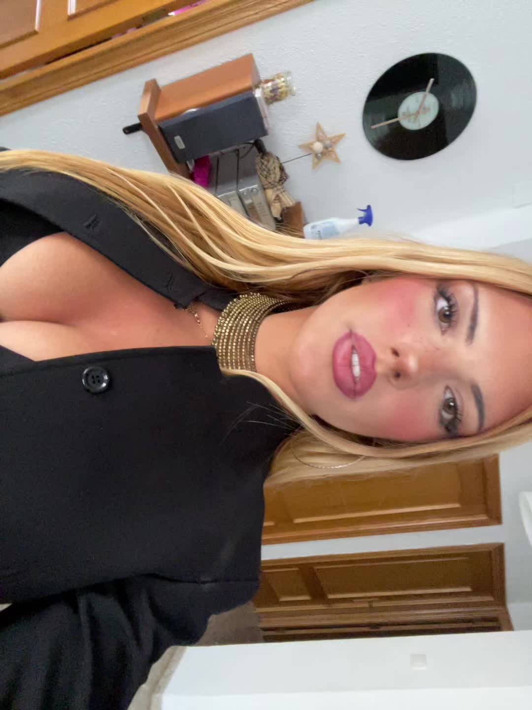 @Adriana