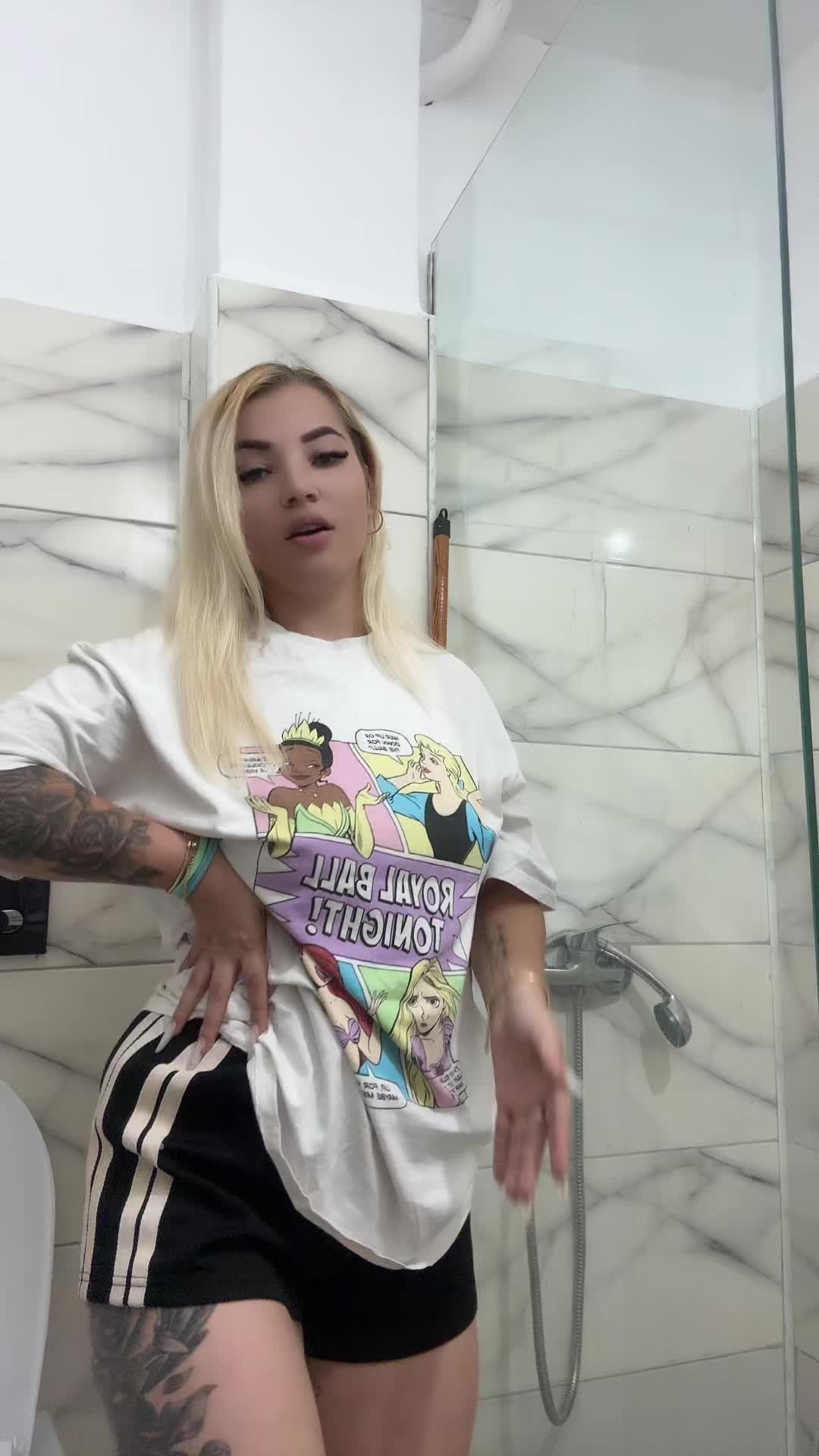 @Ionela blondyna