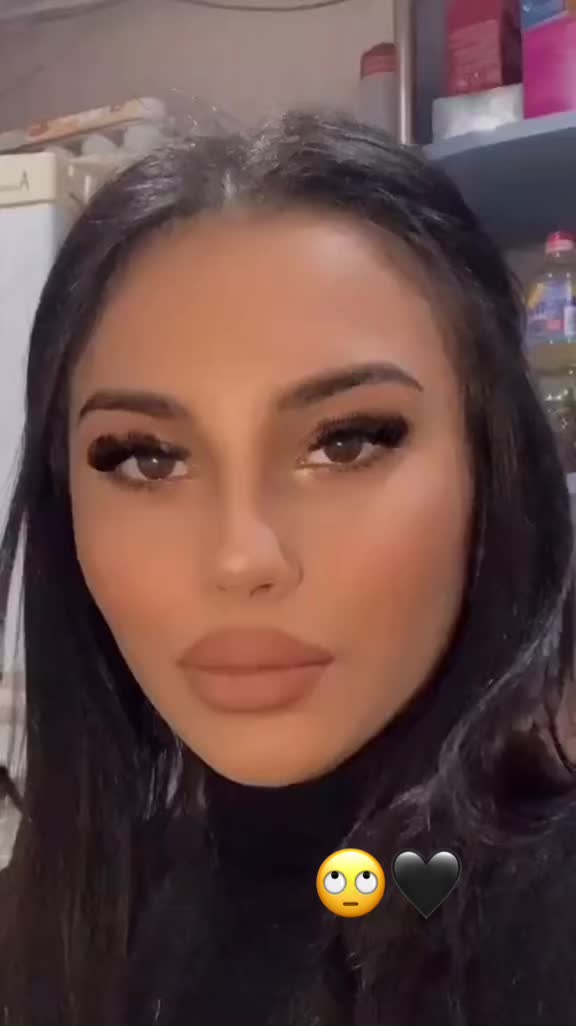 @𝓨𝓪𝓼𝓶𝓲𝓷𝓪 𝓵𝓪𝓿𝓲𝓷𝓲𝓪