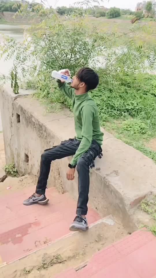 @mr_aakil__