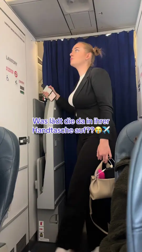 goddess.emasanti (@goddess.emasanti) - Urlebird