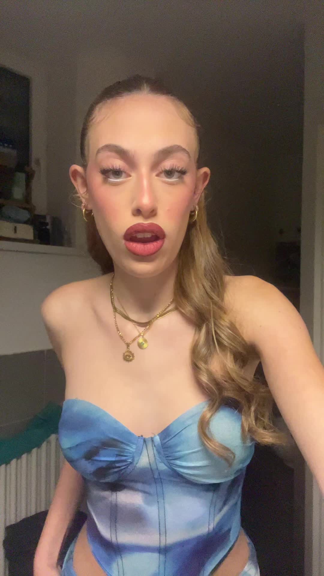 @c;