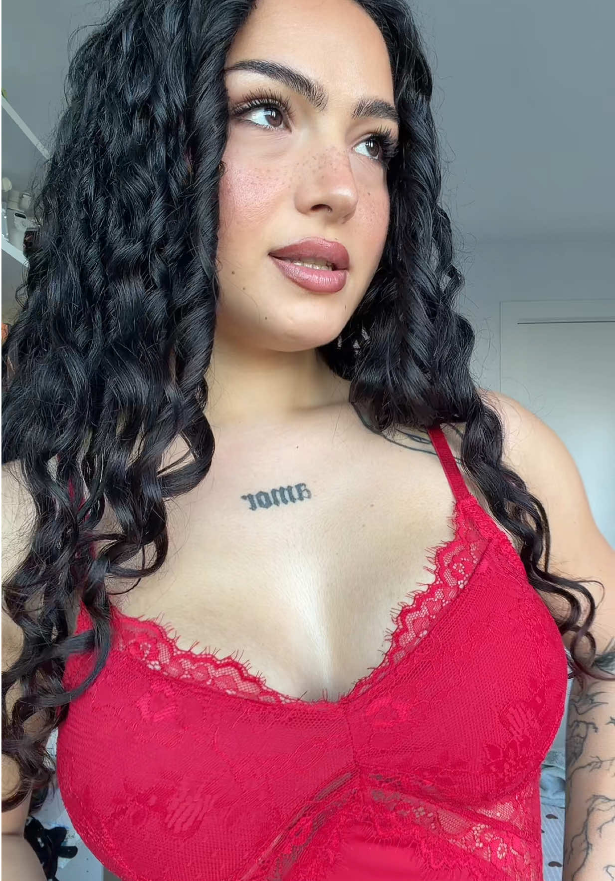 @Elenaalexis17