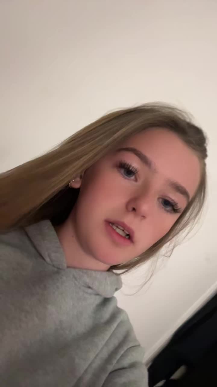 @𝐜𝐨𝐧𝐧𝐢𝐞🤍💸