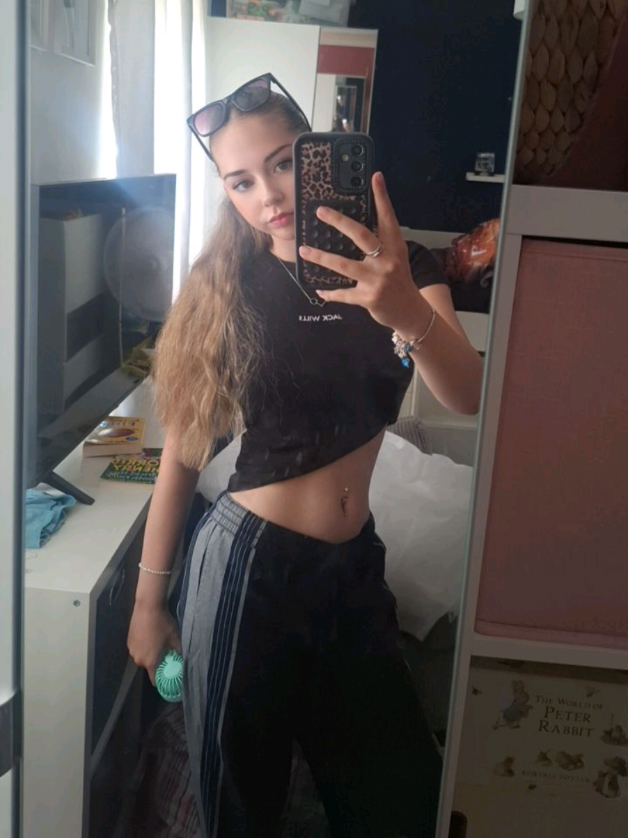 @𝓛𝒾𝓁𝓁𝒾𝑒 𝒷 💕
