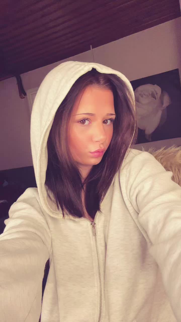@𝒱𝒾𝓋𝒾💕
