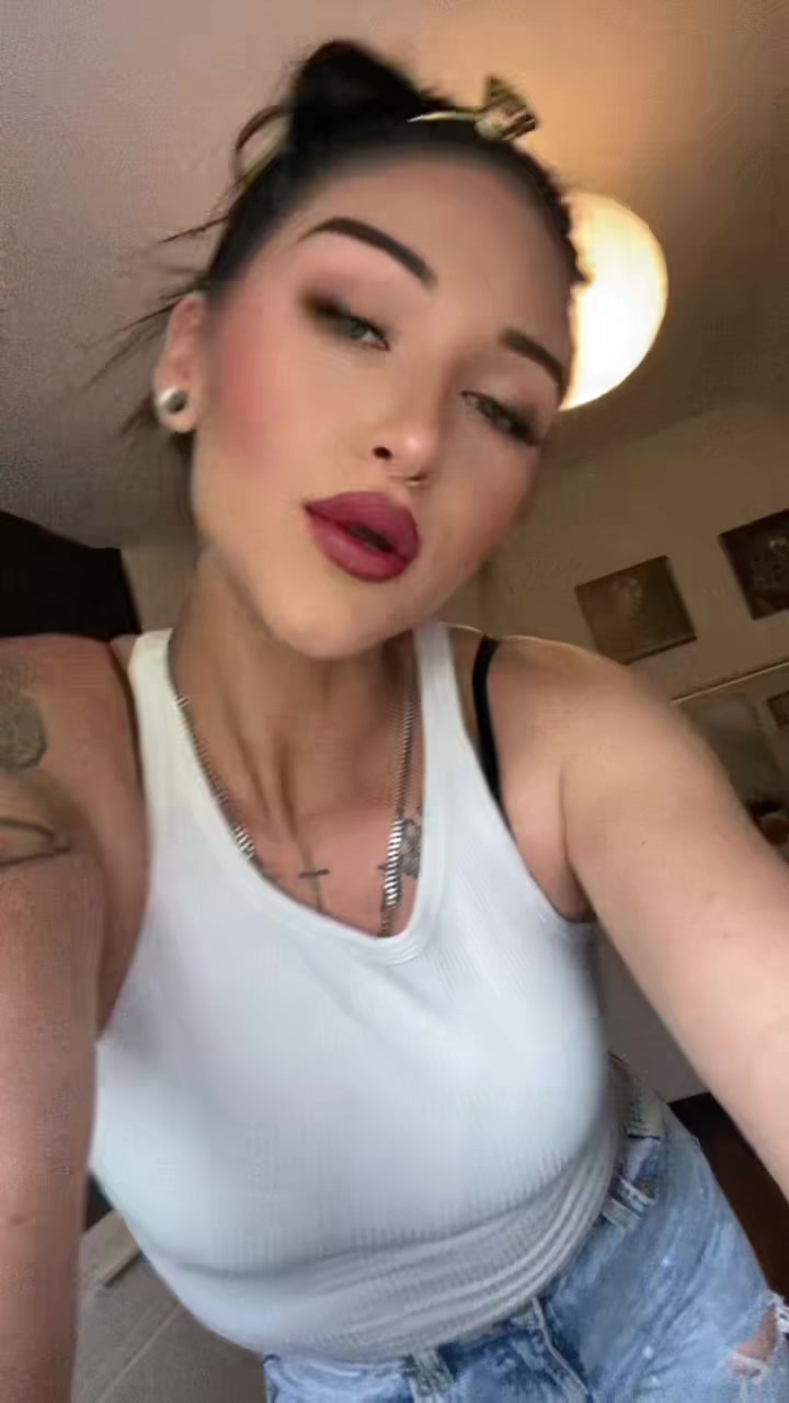 @Vanessa_buur
