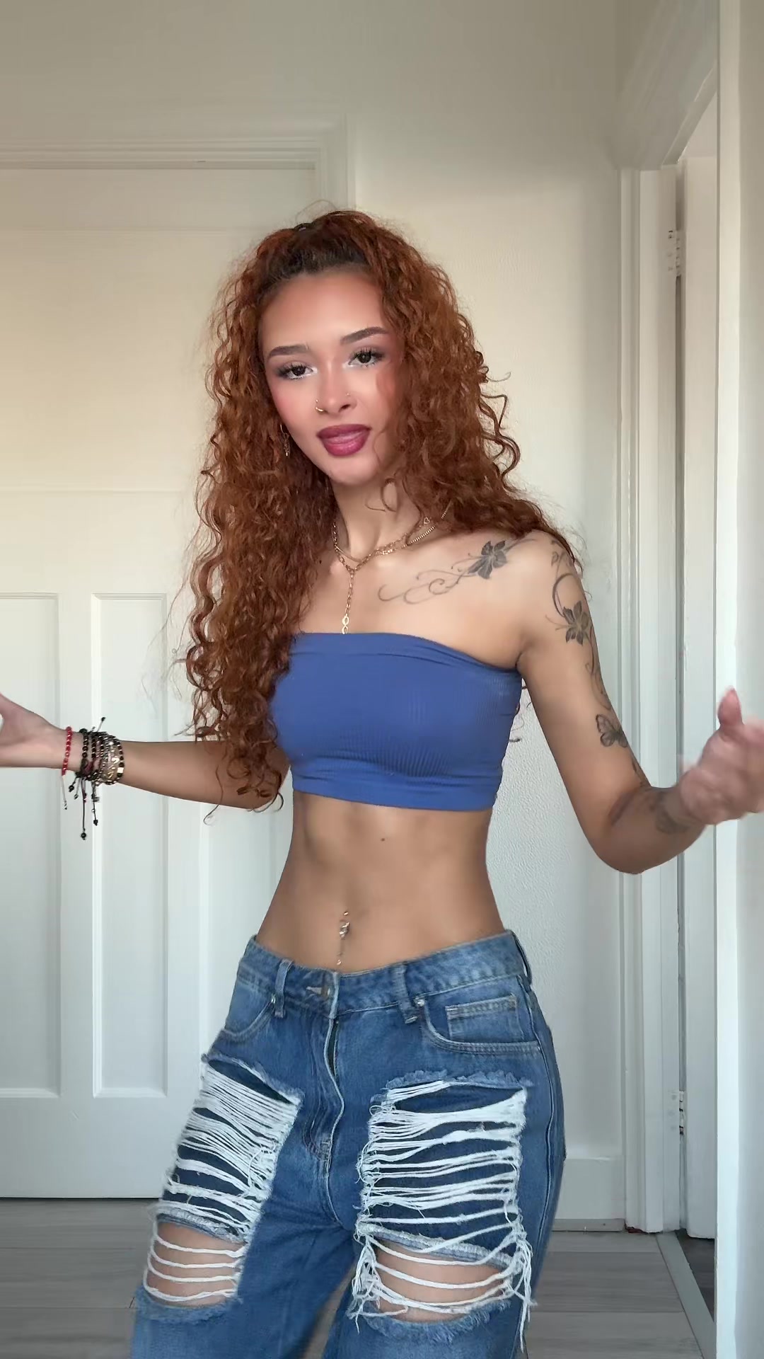 @🧟&zwj;♀️