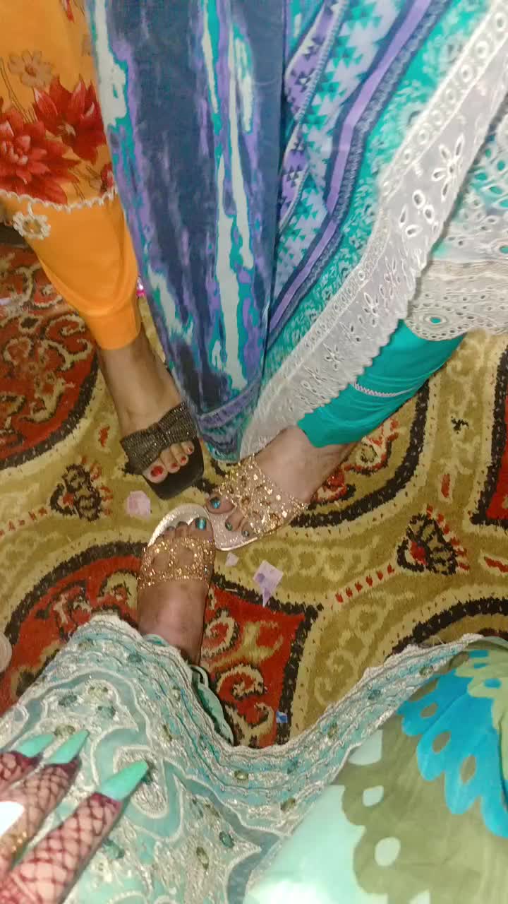 @PARI QUEEN