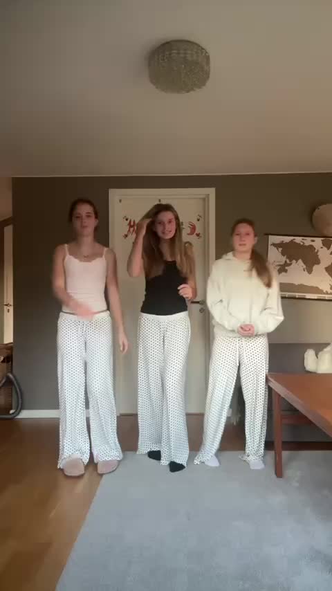 @elliesspamm