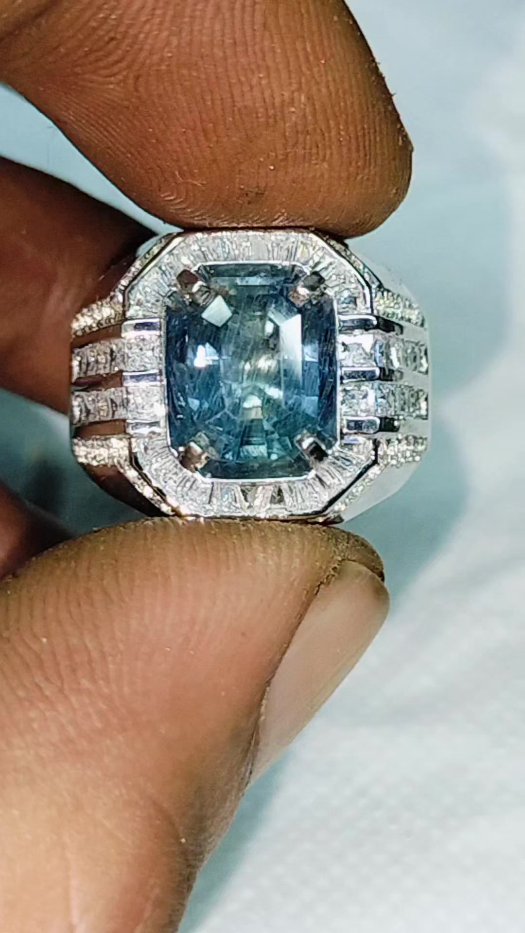 @uzzy gemstone