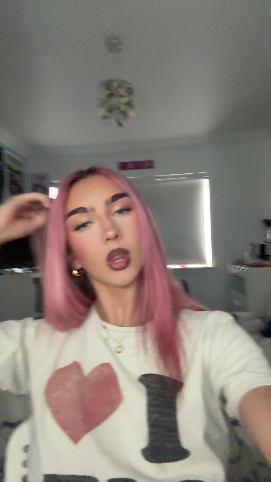@llouisebrown