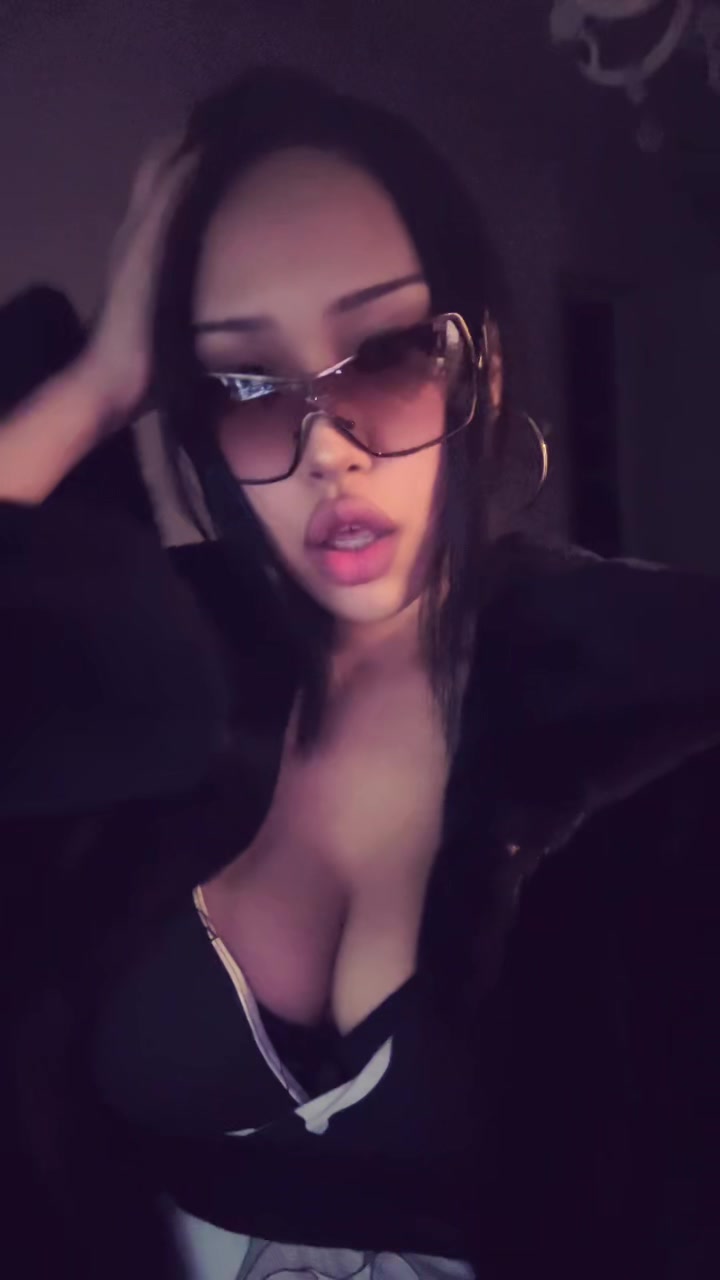 @Alyalyalya