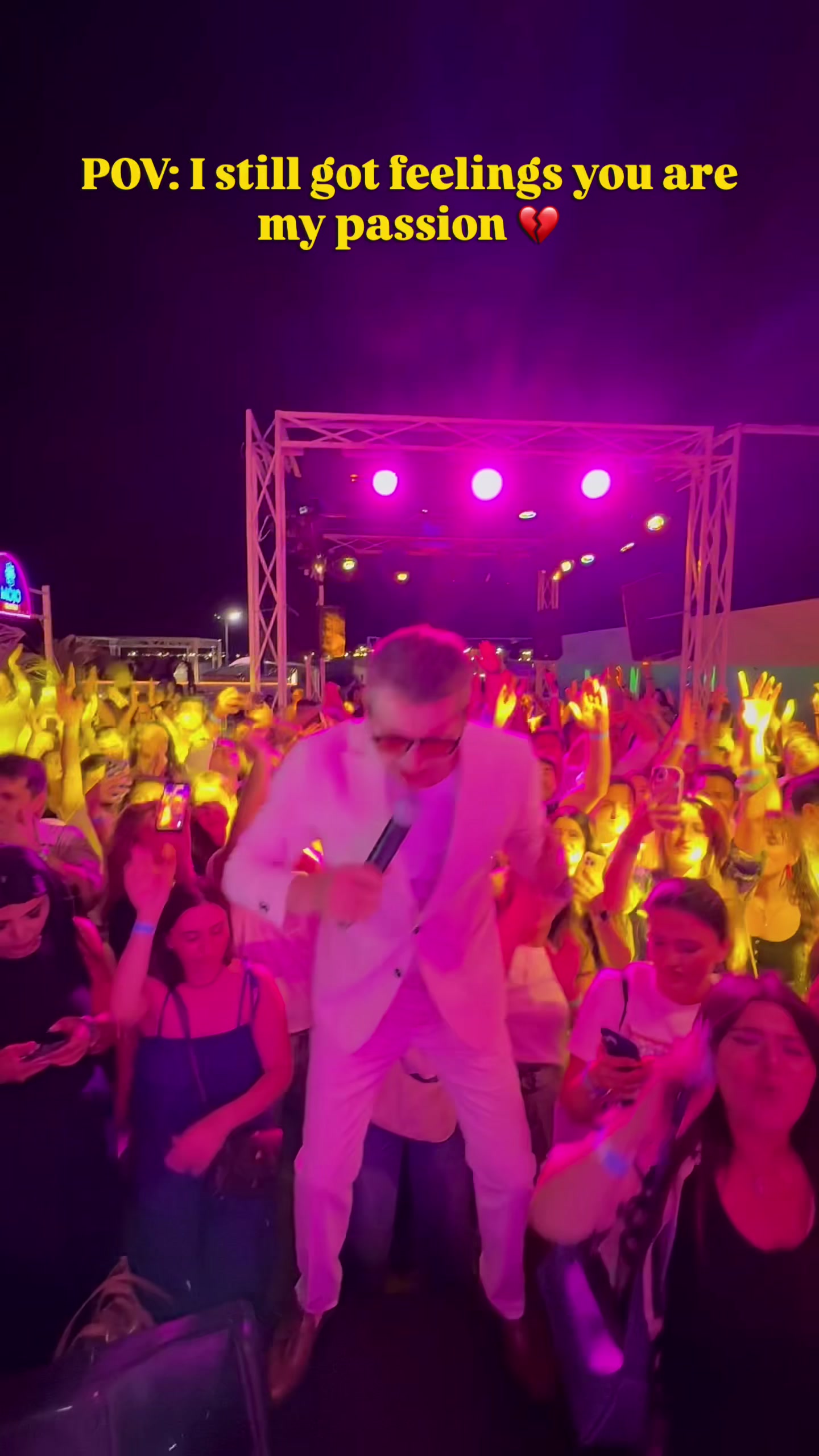 @Akcent