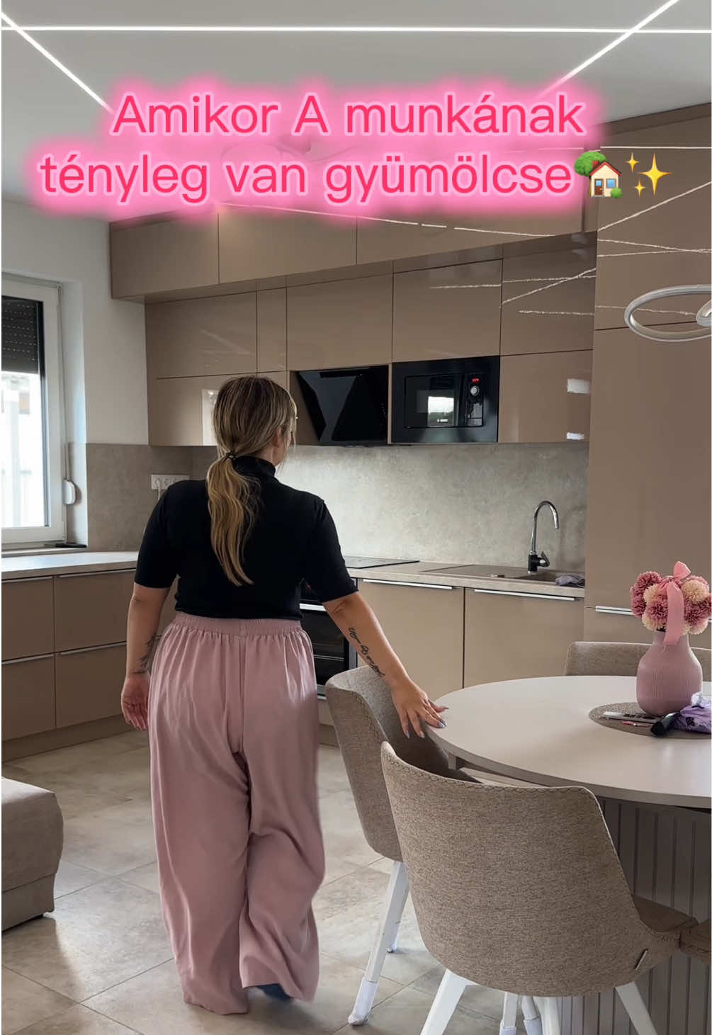 @Renike Tomcsik | 💇🏼♀️💄&🏡