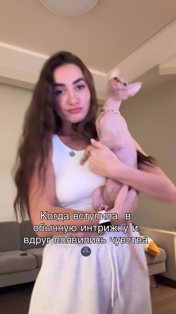 @Elmira 🖤🐰🌙