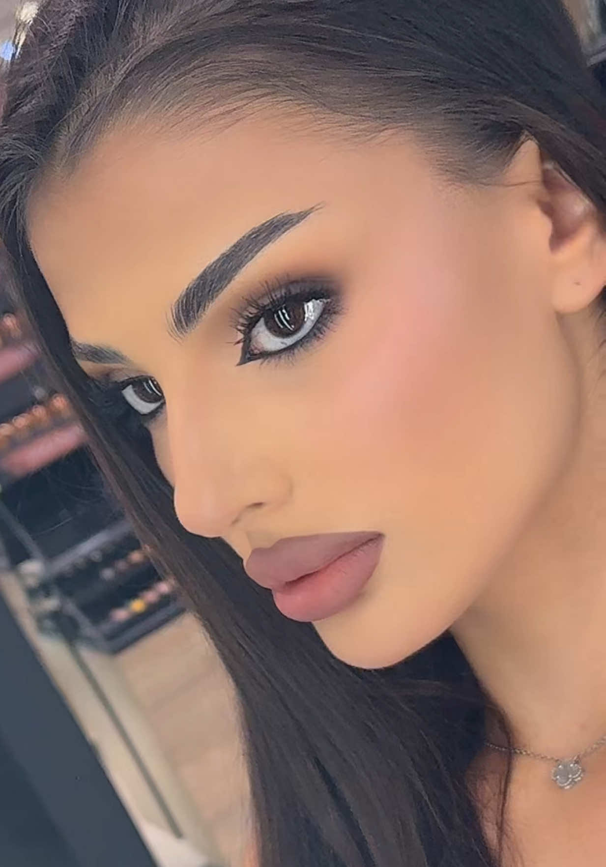 @Raya Petrova | Makeup Artist