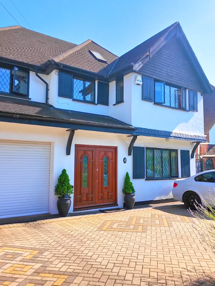 @Galaxy Real Estate