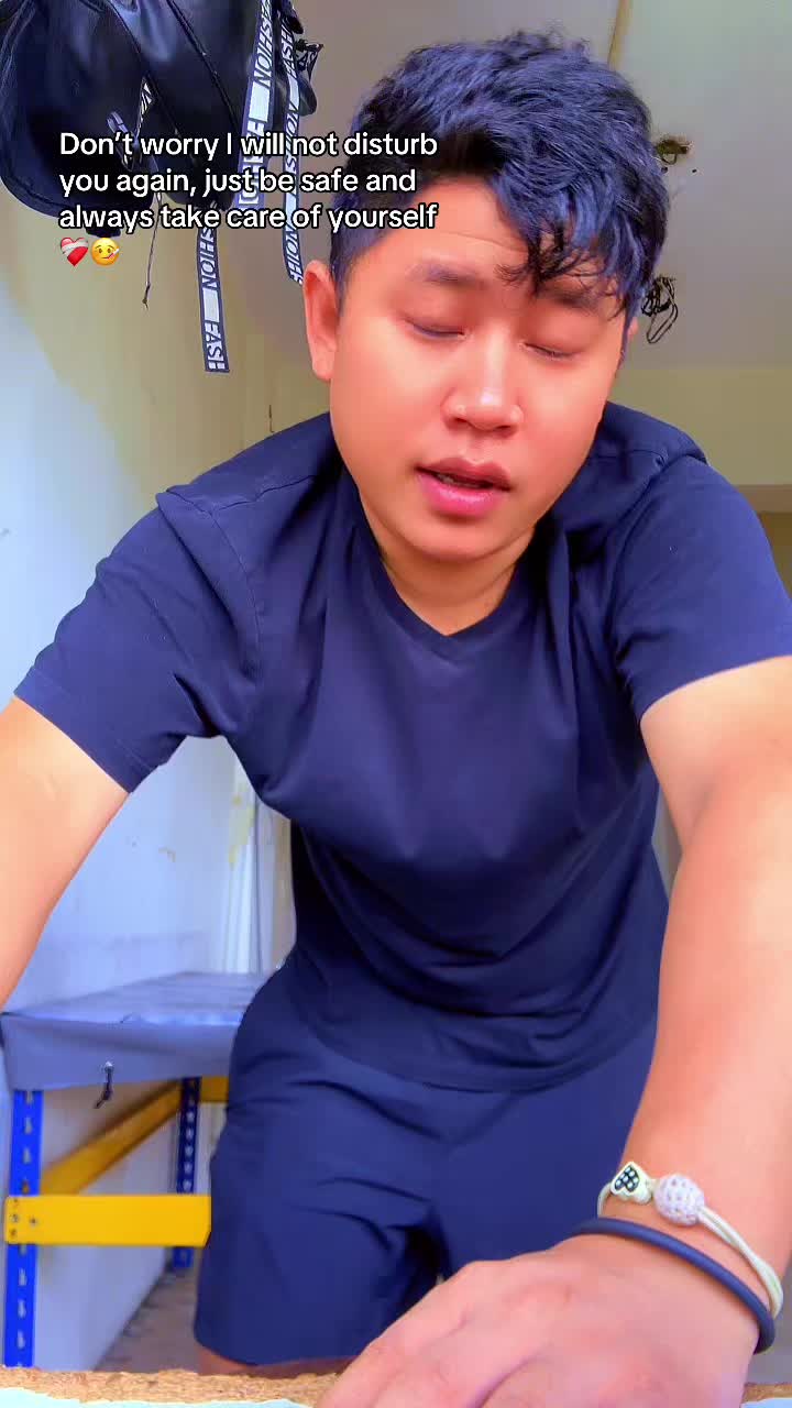 @अमृत गुरुङ💔🥀