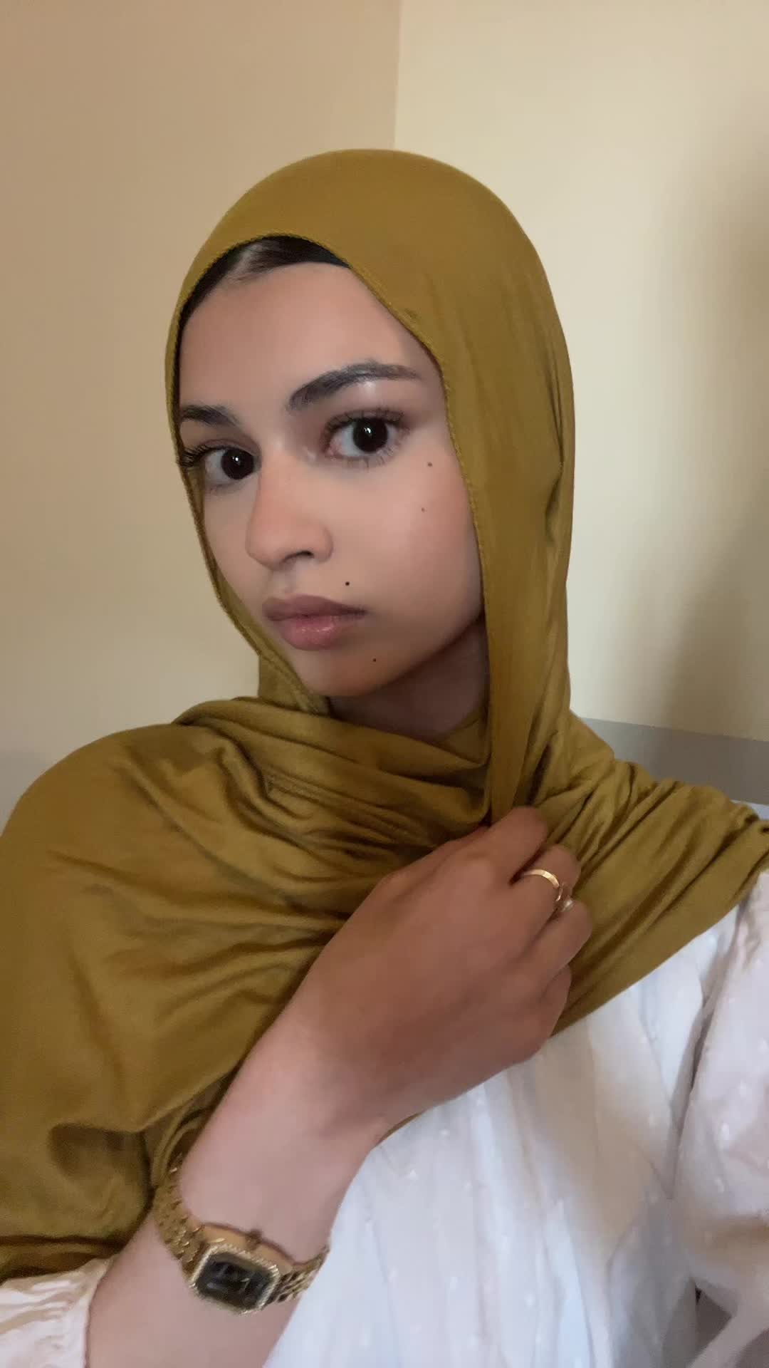 @johura