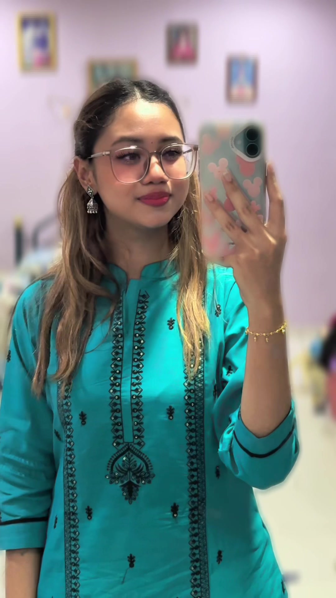 @🕊️🤍Karthigaa 🤍🕊️