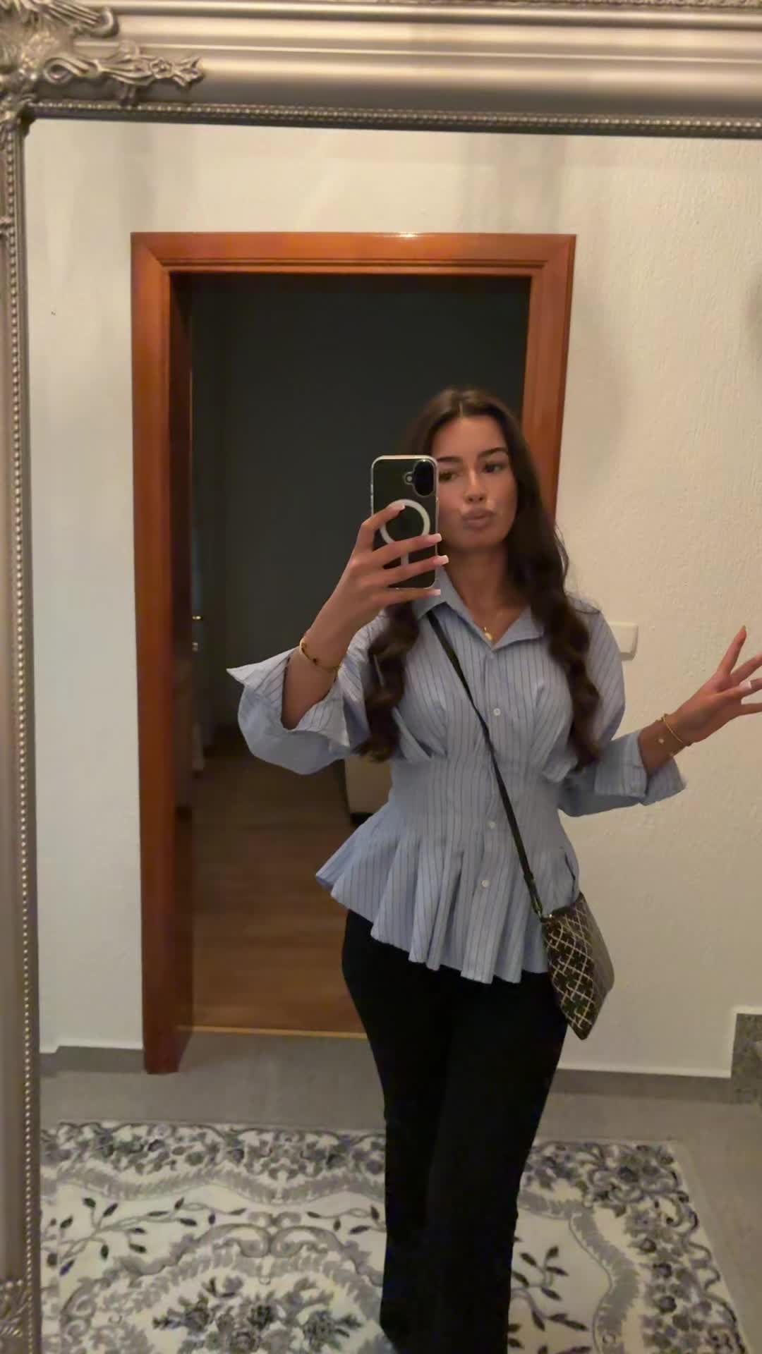 @ℰ