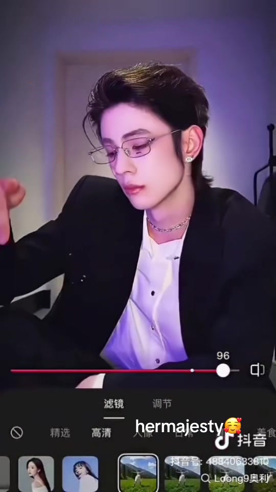 @iamhermajesty0
