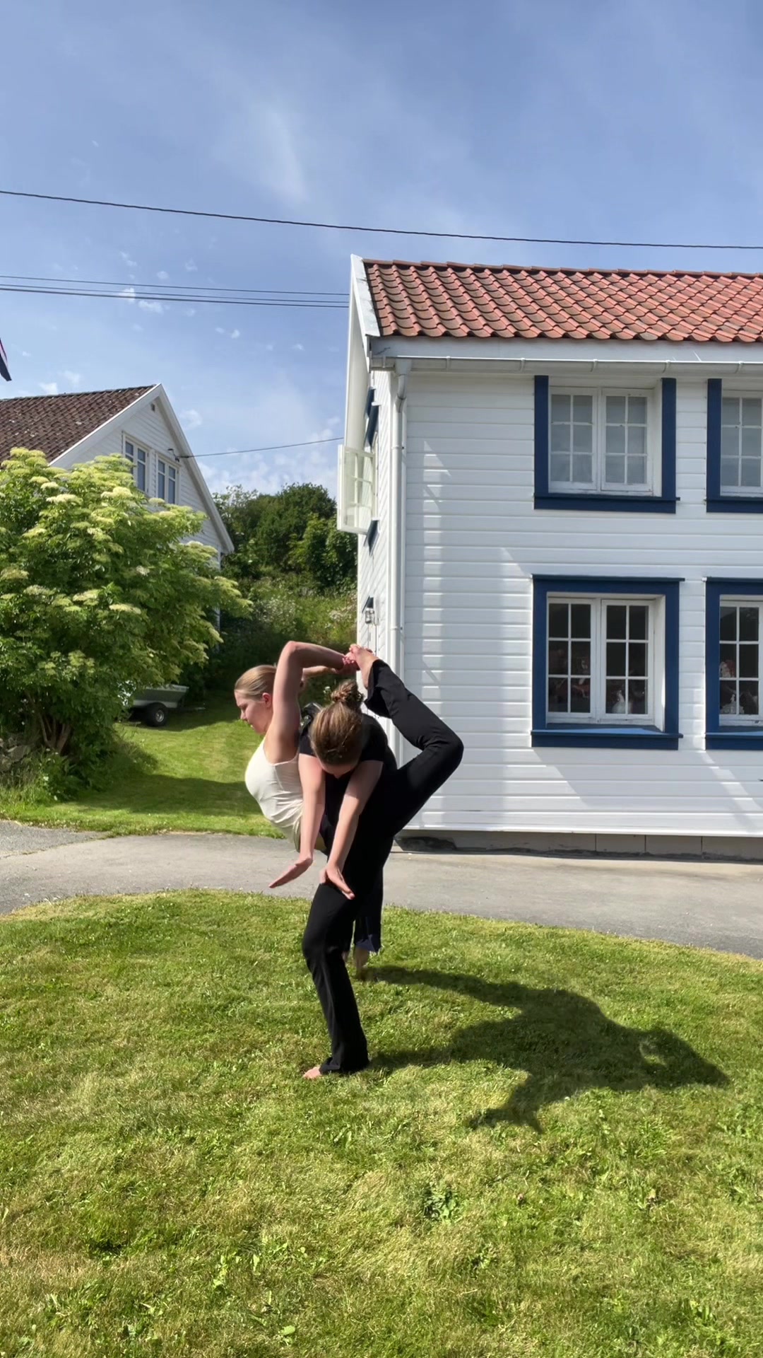 @Emmi