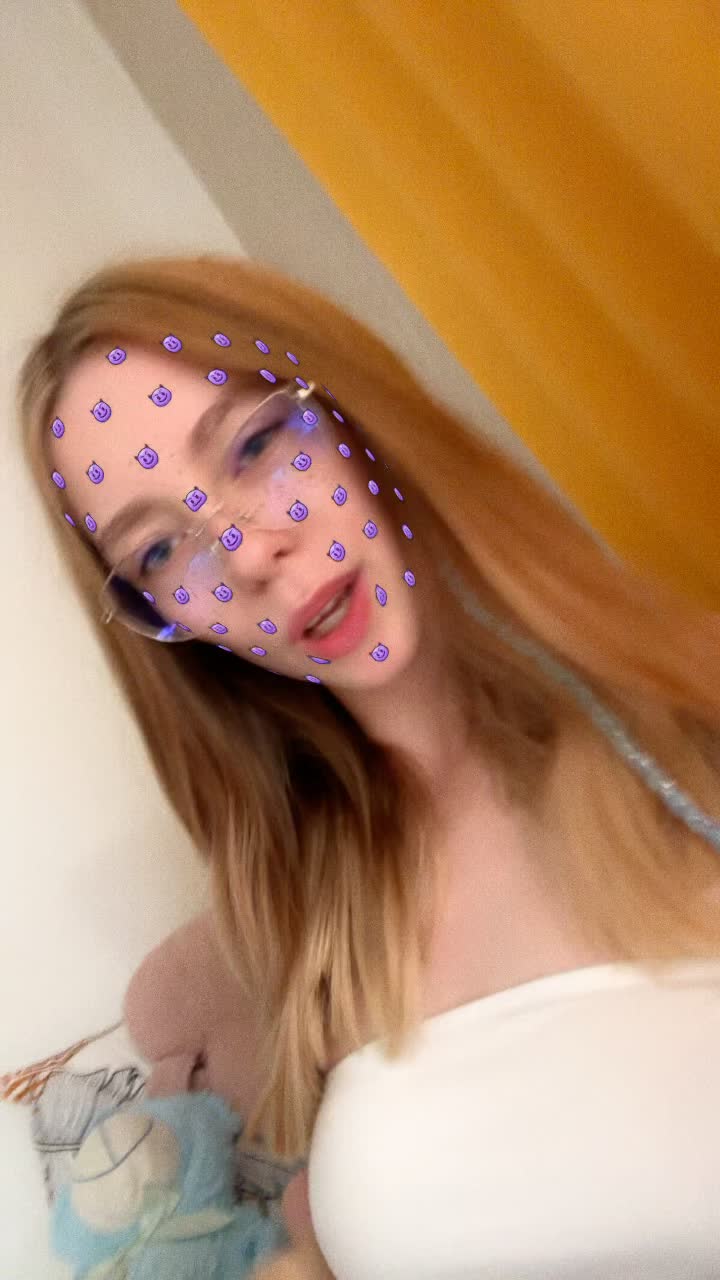 @_Carla_