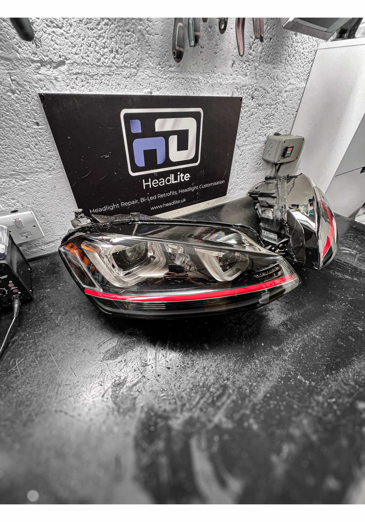 @HeadLite.UK