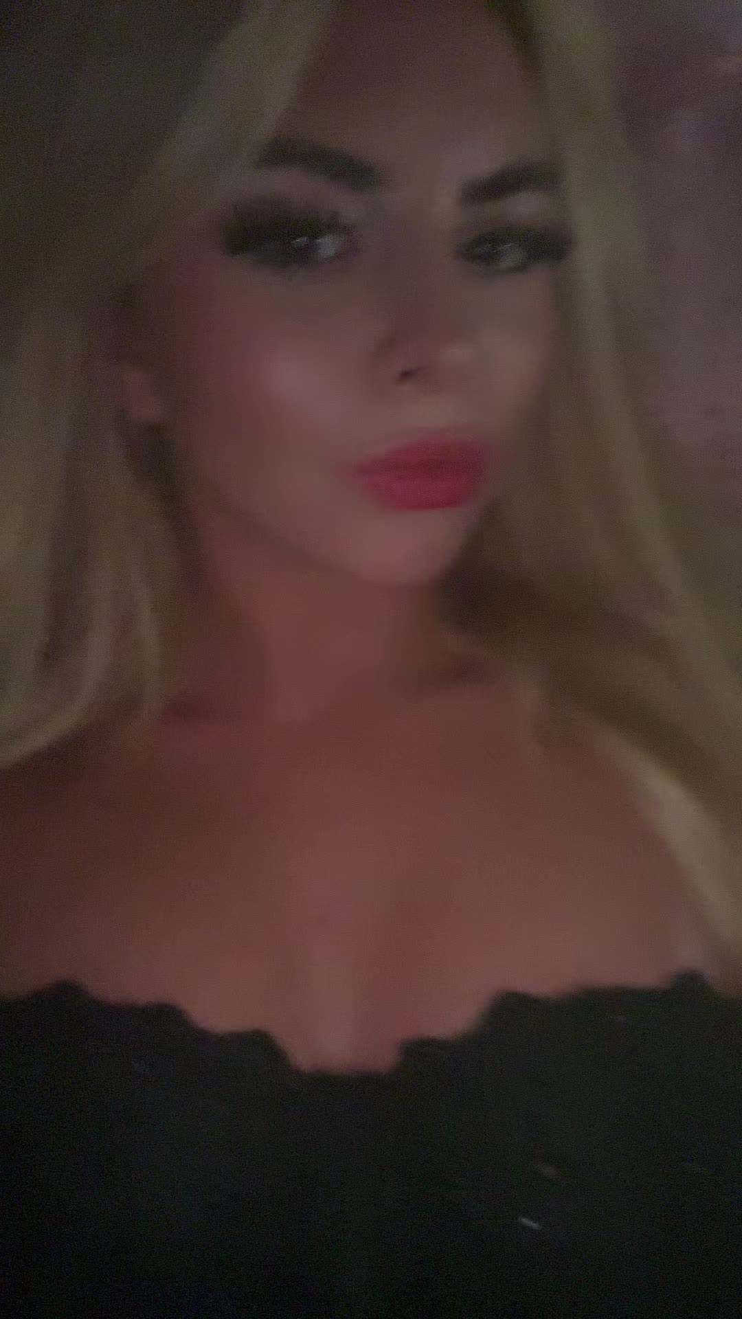 @Valianna Rose
