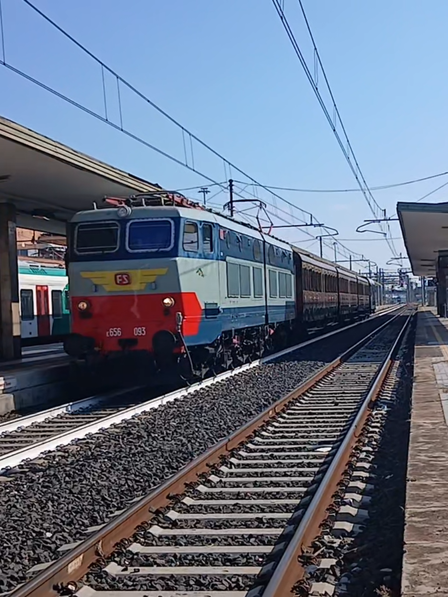 @Italian_trains
