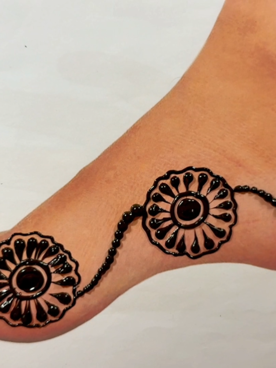 @Anaya Mehndi Creations